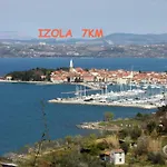 Yellow Submarine Apartman Lucija