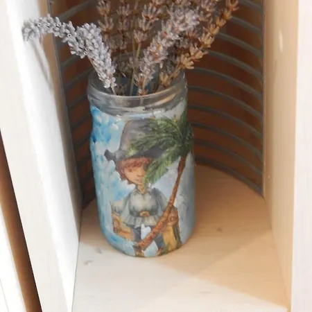 Yellow Submarine Lucija