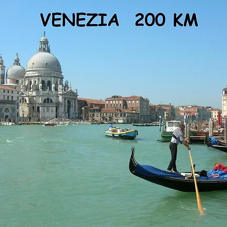 Yellow Submarine アパート *