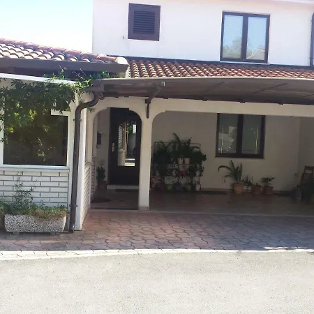 Yellow Submarine * Lucija