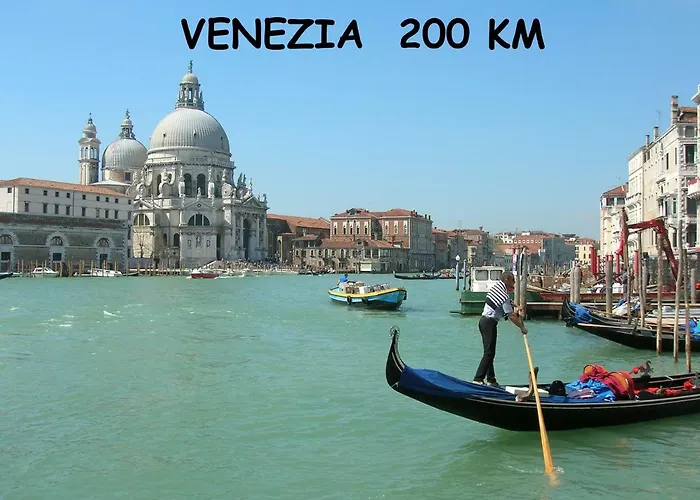 Yellow Submarine アパート *